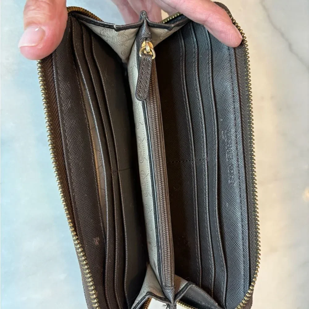 Michael Kors Wallet Leather Signature Continental FullmZip Accordion Bag